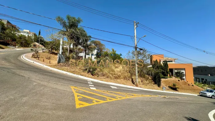 LOTE DE 916M² NO CONDOMÍNIO MIRANTE DA MATA / VISTA DEFINITIVA
