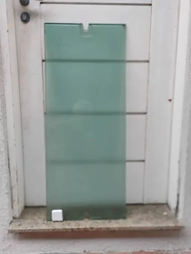 8 Janelas "Capelinha" - giratorias, em vidro temperado verde
