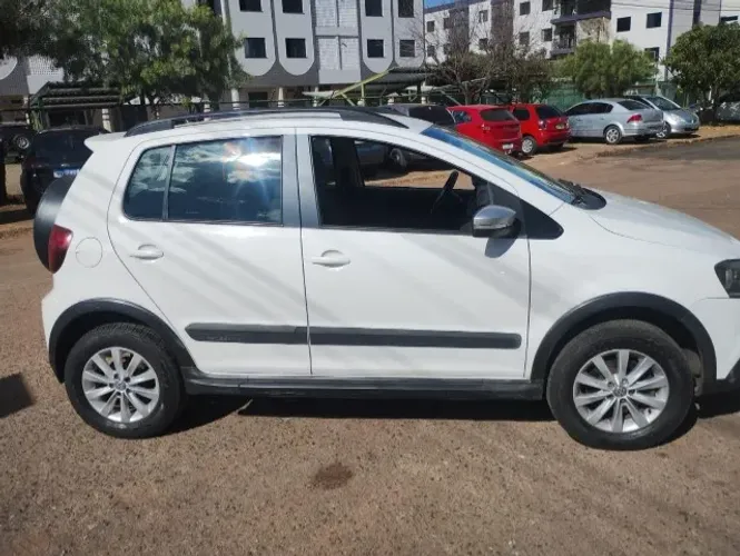 Volkswagen Crossfox 1.6 MI Total Flex 8V 5P 2014