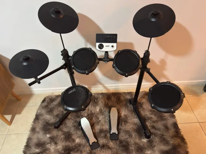 Bateria eletrônica MXT + fone AKG K52 + 2 pares de baquetas