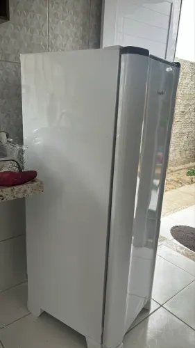 Geladeira/refrigerador Esmaltec 259 Litros Roc35 | Pro, Bran Cor Branco