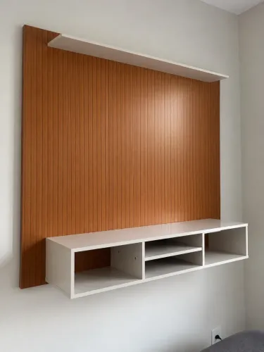 Painel para TV + Rack Suspenso - Usado
