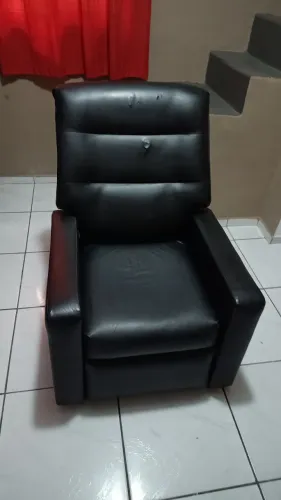 Poltrona Reclinável Preta Corino