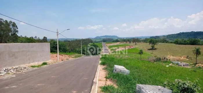 Terreno de 500 metros em Condomínio fechado.