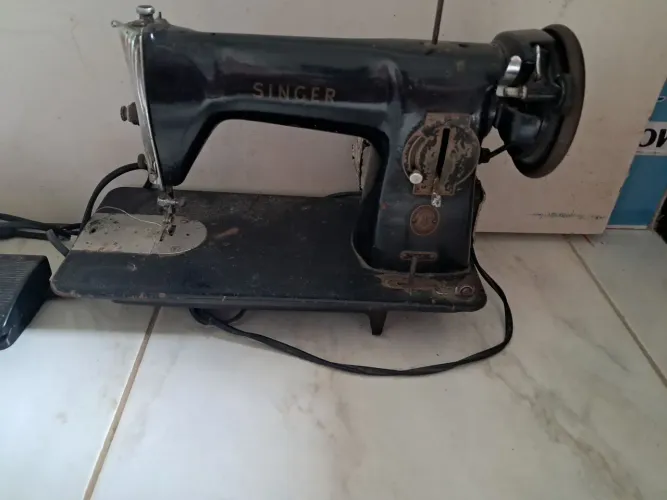 Maquina de costura singer