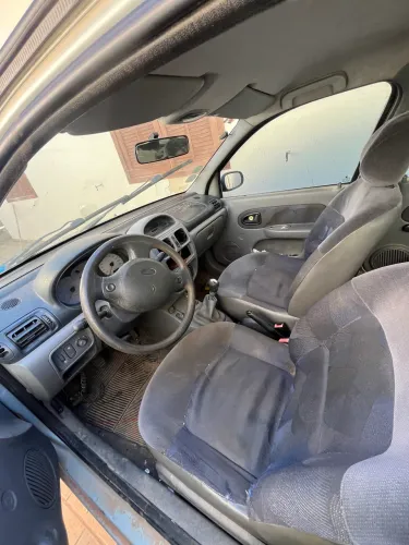 Renault Clio RT/ Privilège 1.6 16V 5P 2002