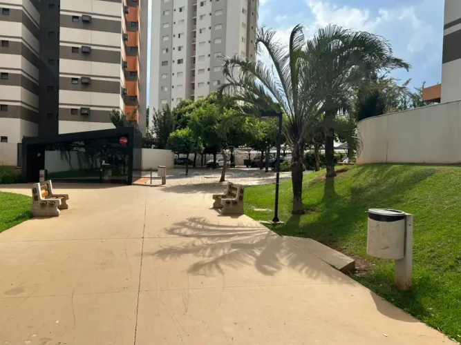 Apartamento com condomínio completo localizado no parque Bosque Vivendas.