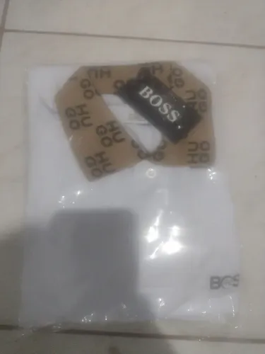 CONJUNTO HUGO BOSS POLO E BERMUDA