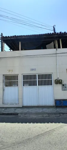 INVESTIDORES! Excelente oportunidade Prédio Comercial c/ 530m², 03 suítes, sala, cozinha,