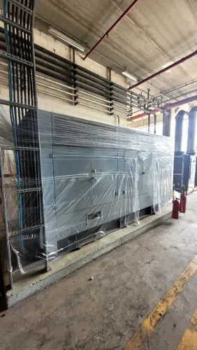 Grupo Gerador Maquigeral 210 kVA Diesel Cabinado - 220V - Excelente Estado