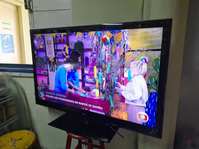 TELEVISÃO ? 44 POLEGADAS 