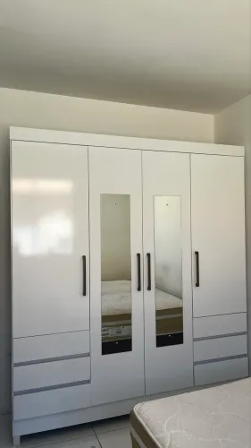Vendo guarda-roupa 1.300