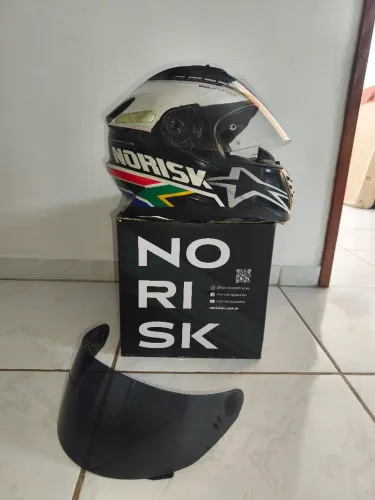 Capacete norisk tamanho 56 seminovo