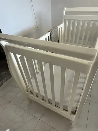 BERÇO DE MADEIRA INFANTIL 