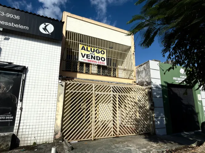 Casa de 2 pavimentos em canudos // Fins comerciais ou residenciais 