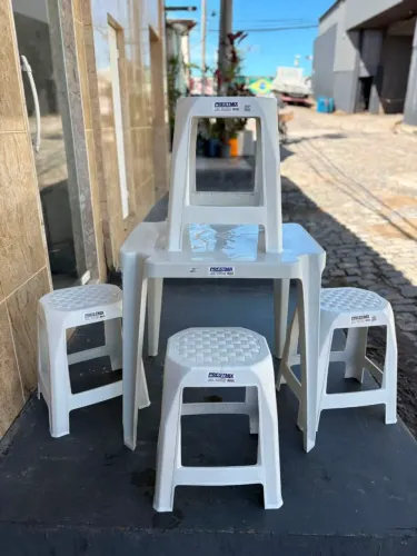 Jogo de mesa Stella reforçada + 4 Banquetas_Suporta até 100kg.