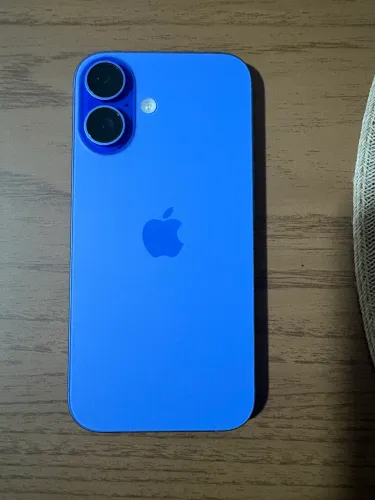 IPhone 16, 128 Gb, Azul, bateria com 92%, em excelente estado de conservação.