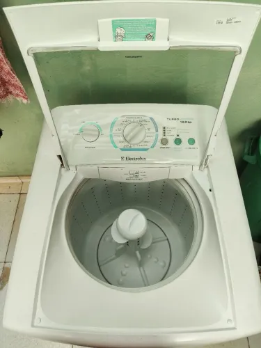 Vende-se Lavadeira 
