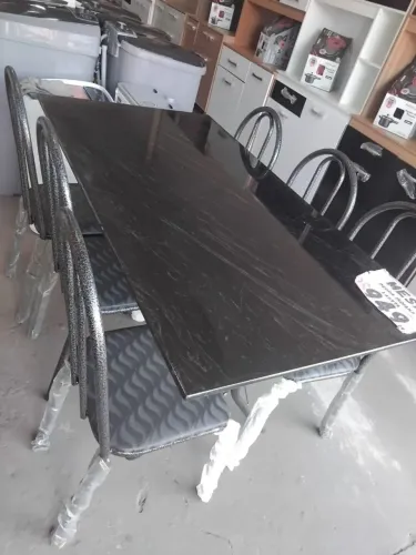 Mesa com 6 cadeiras nova na promoção