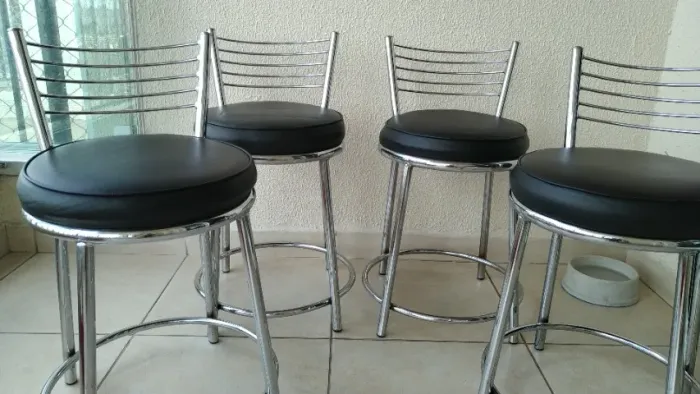 Banqueta cromada - preta (4 unidades)