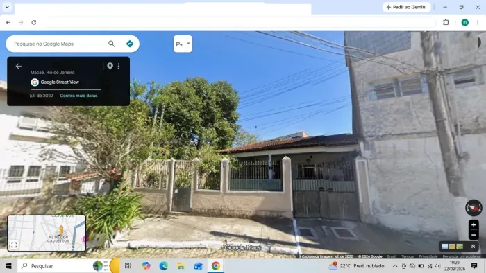 Casas para locação nos Cajueiros em Macaé/RJ, 03 quartos com 2 suítes, quintal e 1 vaga.