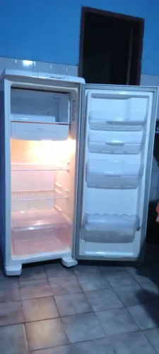 Linda e Exelente Geladeira Electrolux 310Lts degelo prático Seminova gelando bem R$800,urg