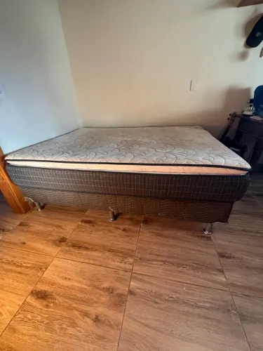 Vendo cama de casal Ortobom 