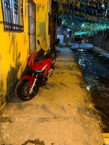 Moto bem conservada com todas às revisão feita pela Honda!