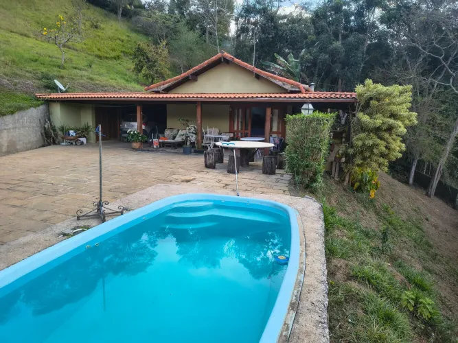 Itaipava - Excelente casa linear com 3 quartos (1 suite), piscina !