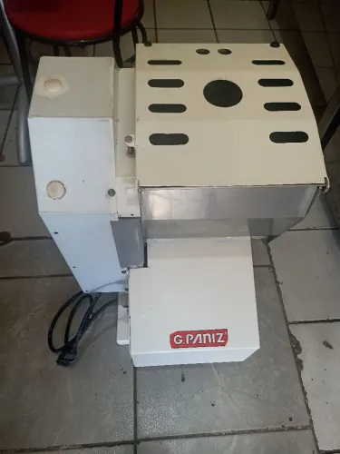 Masseira 5kg Gpaniz bem conservada 