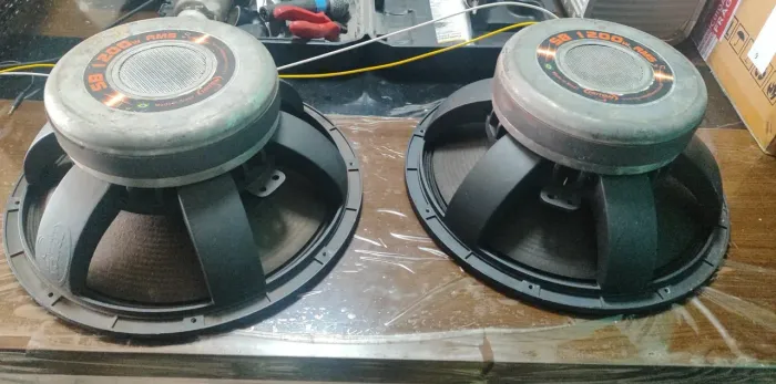 Vendo par de alto falante Sub15" Triton 1200w com ventilação e bobina reforçada 