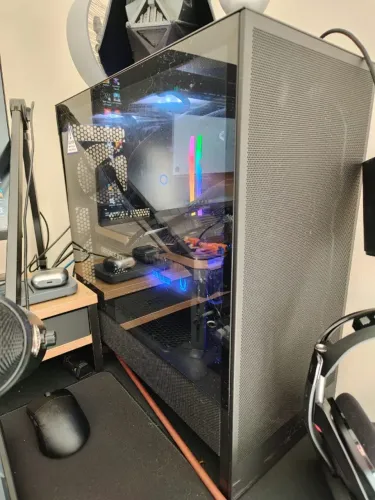 PC Gamer R7+5070ti