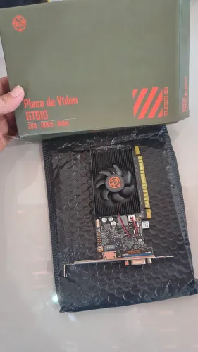 Placa de vídeo - GT 610 2GB DDR3