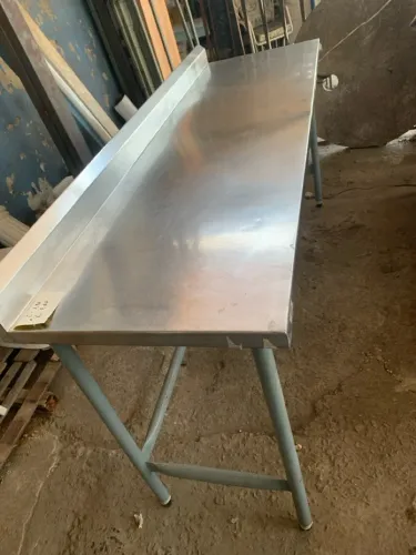Mesa de inox Altura 0,90 ,comprimento 1,90 ,largura 0,60