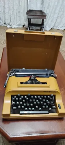 Máquina de escrever Sperry Remington