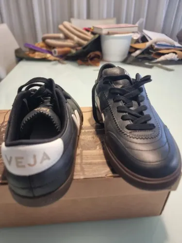 tênis veja campo leather black white n° 37 - novo na caixa