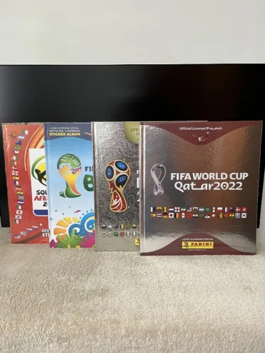 Álbuns Panini da Copa do Mundo FIFA 2010/2014/2018/2022 Completos P/Colar