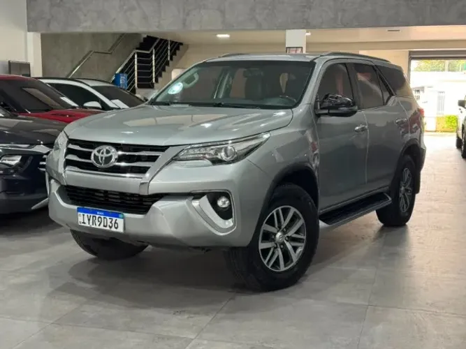Toyota Hilux SW4 SRX 4X4 2.8 TDI 16V Dies. Aut. 2019