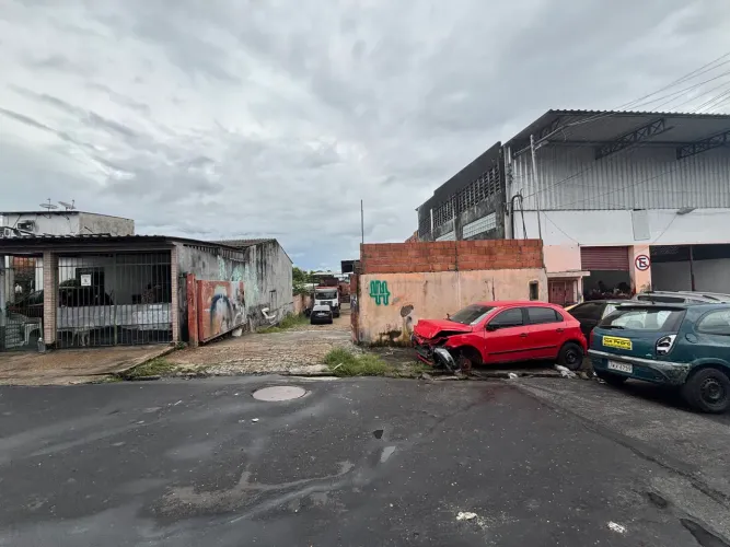 Vendo ponto comercial,  oficina com terreno com estrutura nova com 420 m2, no Bairro da pa