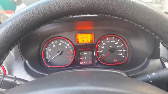 Renault Stepway Zen Flex 1.6 16V Mec. 2014