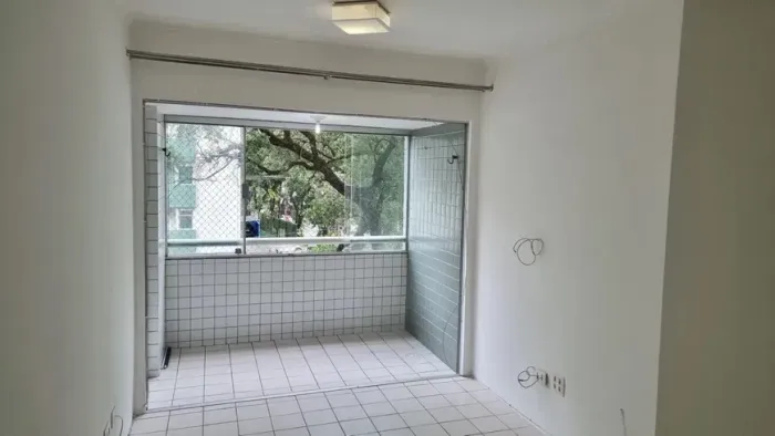 EB72 - Apartamento à venda em Nazaré