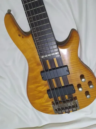Contra baixo Cort Artisan A6 Made in Korea