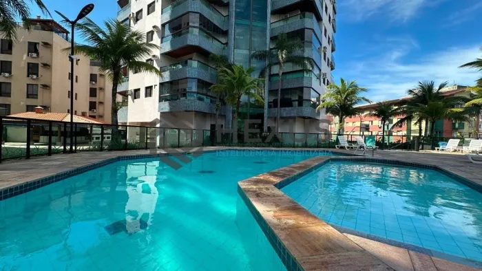 Apartamento com varanda e lazer a 340m da praia na Enseada, Guarujá