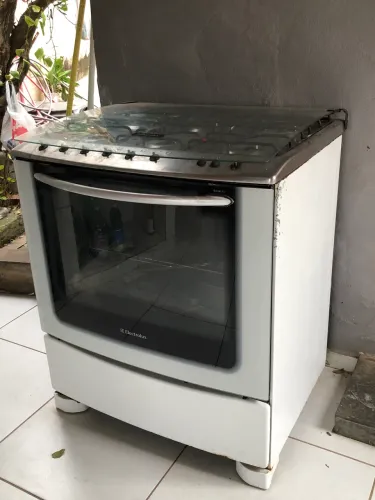 Fogão Electrolux 6 Bocas e forno  - Usado