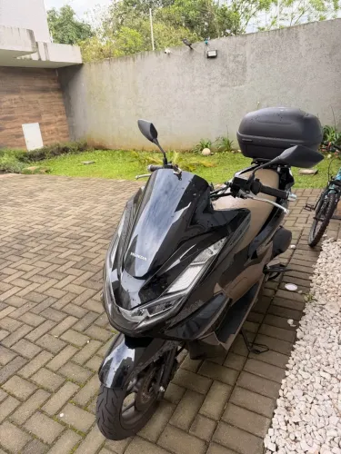 PCX DLX 2026