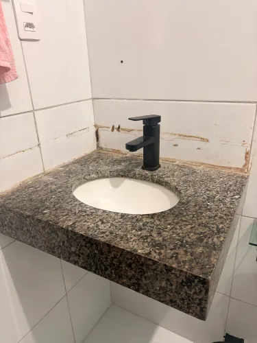 Pia de banheiro e cuba. 