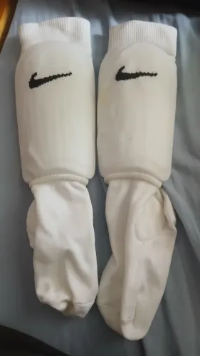 Caneleira Nike Nova e Nunca usada com Etiqueta