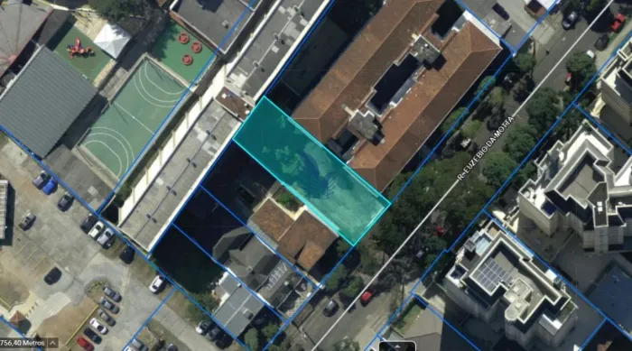 Terreno ZR4 à venda no Juvevê com 437,42 m² - Curitiba