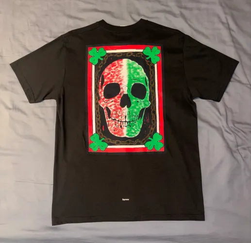 camiseta supreme x mike kelley banner tee, tamanho m, peça original, nunca usada.