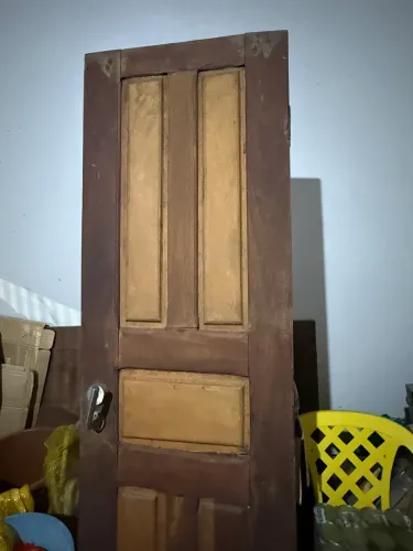 PORTA DE MADEIRA altura:80cm largura:23cm